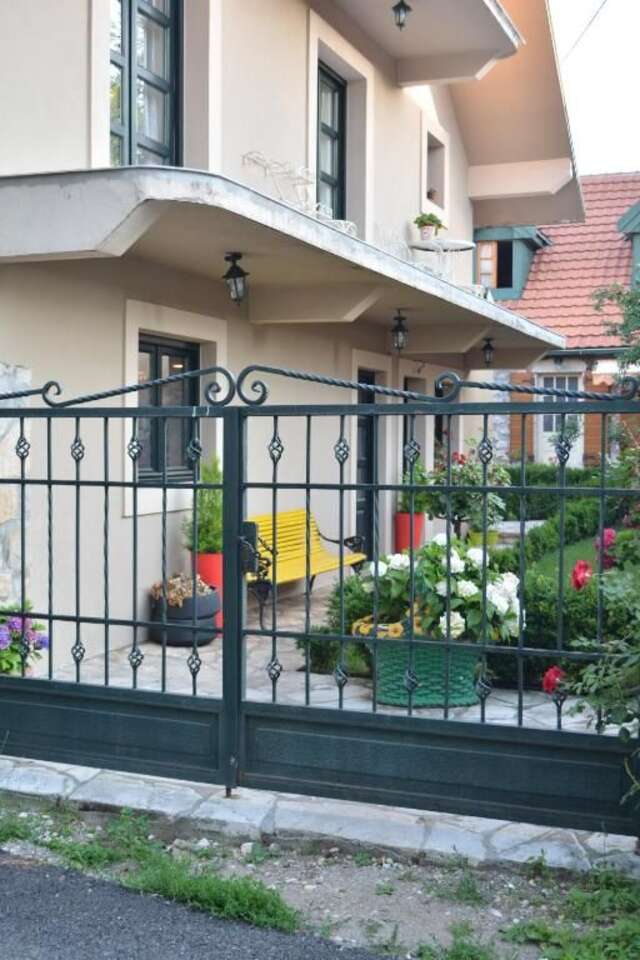 Апартаменты Apartman L&M Цетине-100